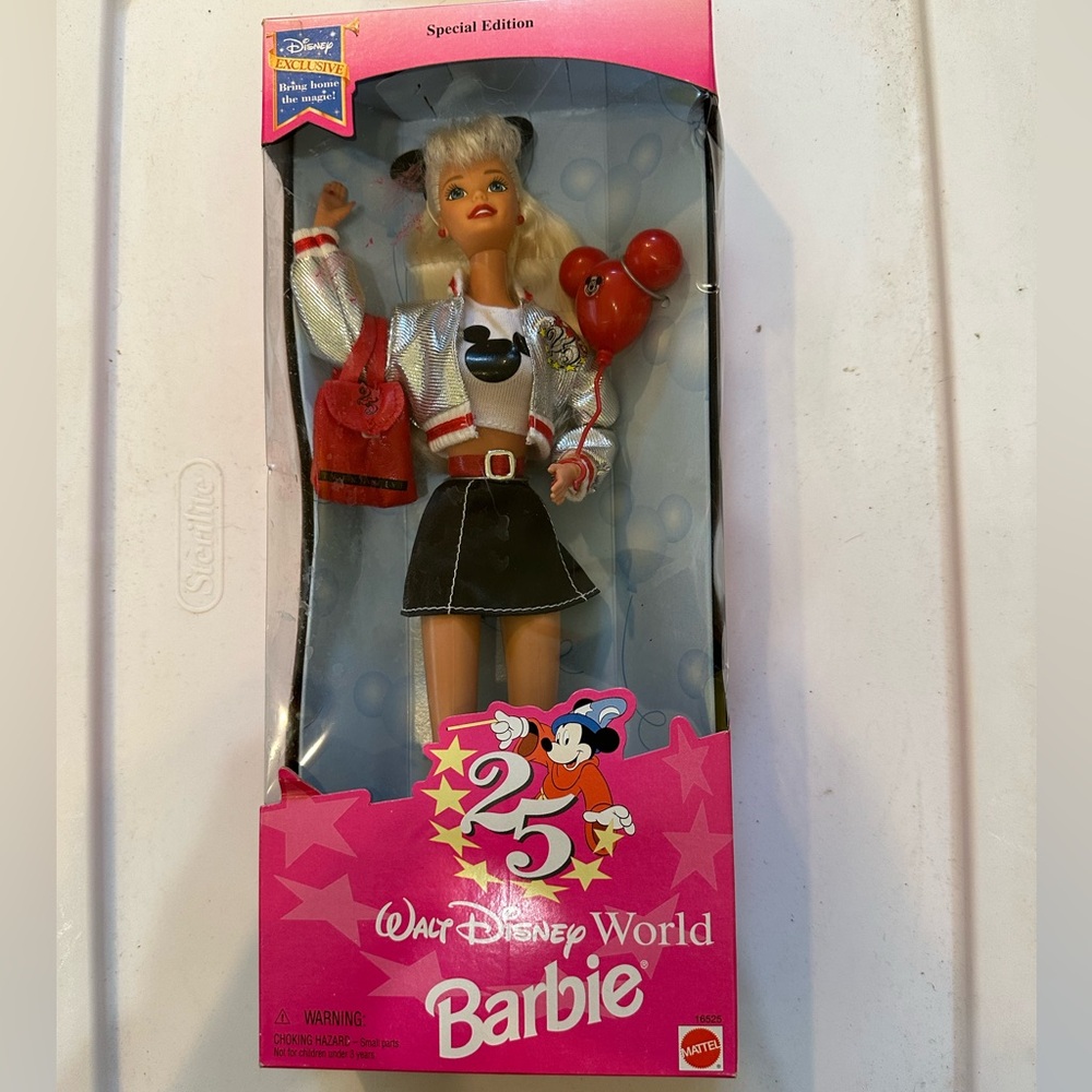 Barbie Walt Disney world NIB Mattel